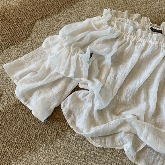 Off the Shoulder White Gauze Ruffle Boho Top - Picture 4 of 6